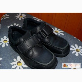 Продам туфли для мальчика школьные Clarks (б.у)