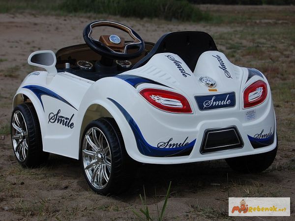 Фото 3. Спортивная модель детского электромобиля Bugatti 938 SMILE