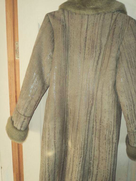 Фото 2. Тёплое женское пальто на меху с капюшеном (дублёнка). Лот 401
