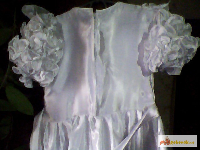 Фото 2. Праздничное нарядное белое платье б/у