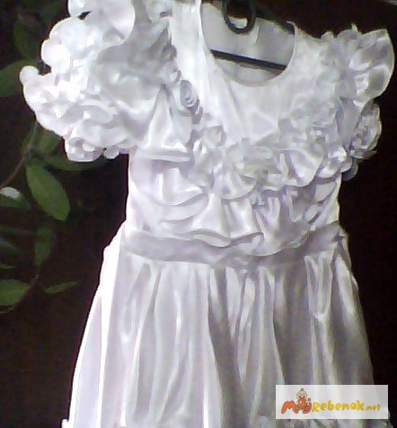 Фото 8. Праздничное нарядное белое платье б/у