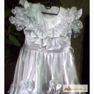 Праздничное нарядное белое платье б/у