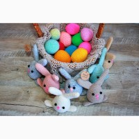 Кругленькие зайцы-яйца различных оттенков станут украшением вашего дома