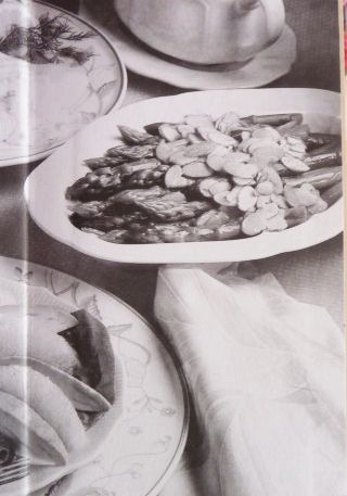 Фото 10. Салати. 800 кращих рецептів народів світу. Автор: А. Ландовська