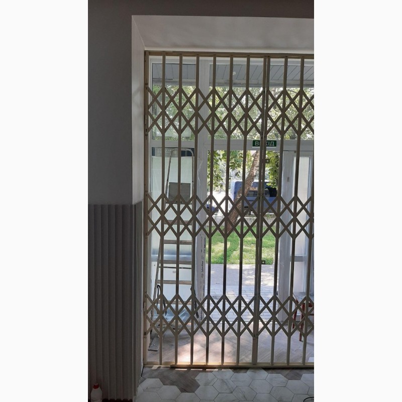 Фото 9. Раздвижные (откатные) решетки на окна и двери.Одесса